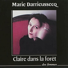 Claire dans la forêt